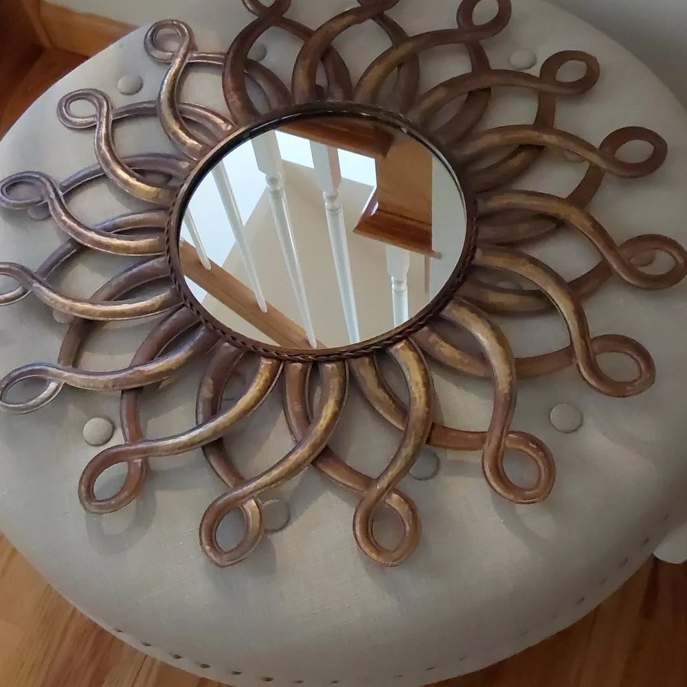 Metal Sunburst Wall Mirror